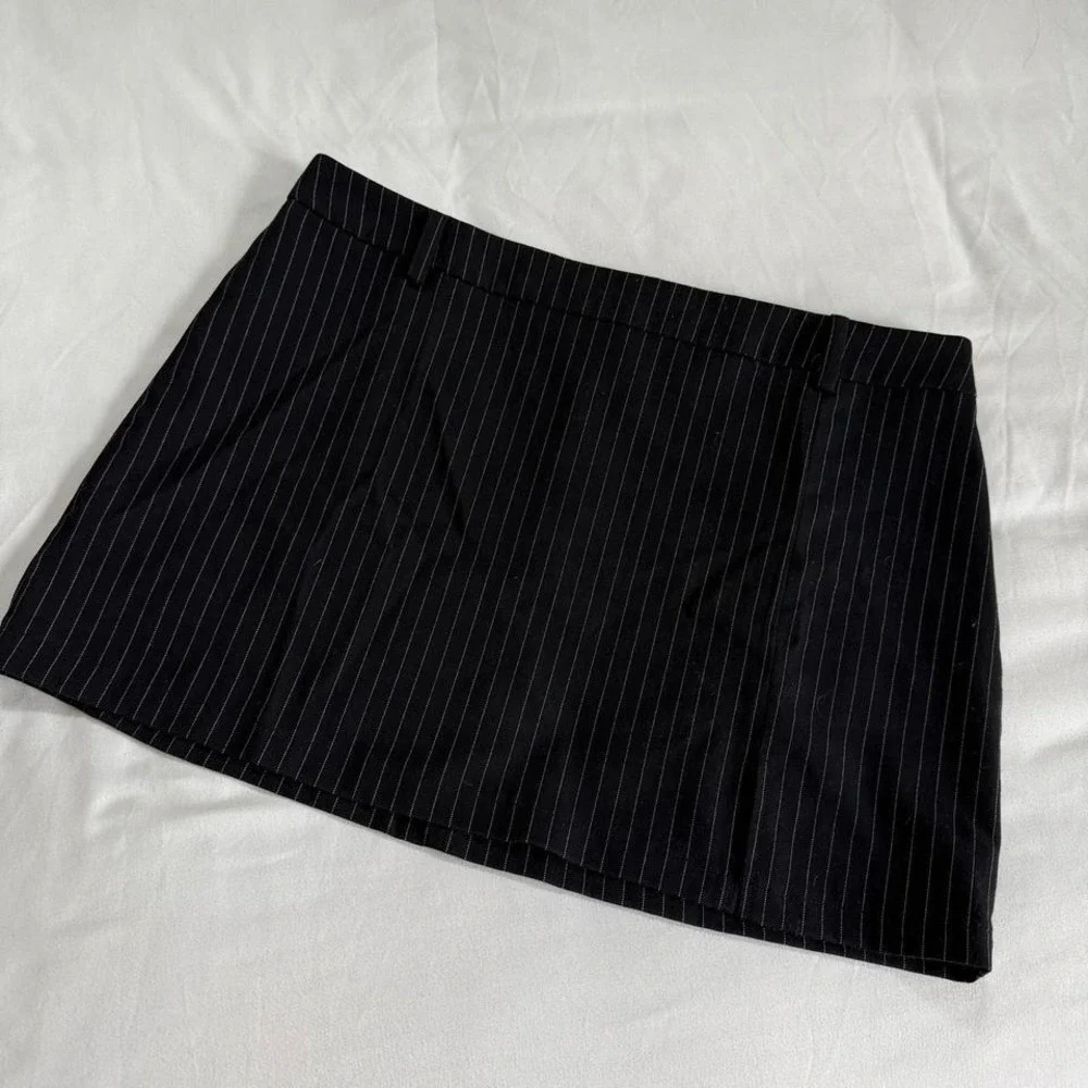 Y2K acw black pinstripe mini skirt size large - Picture 4 of 5
